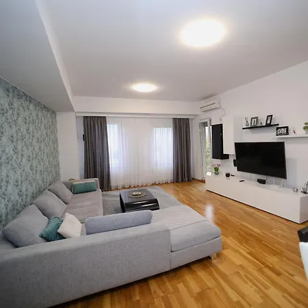 Iva Lux Stan Na Dan Banja Luka