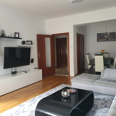 Apartment Iva Lux Stan Na Dan
